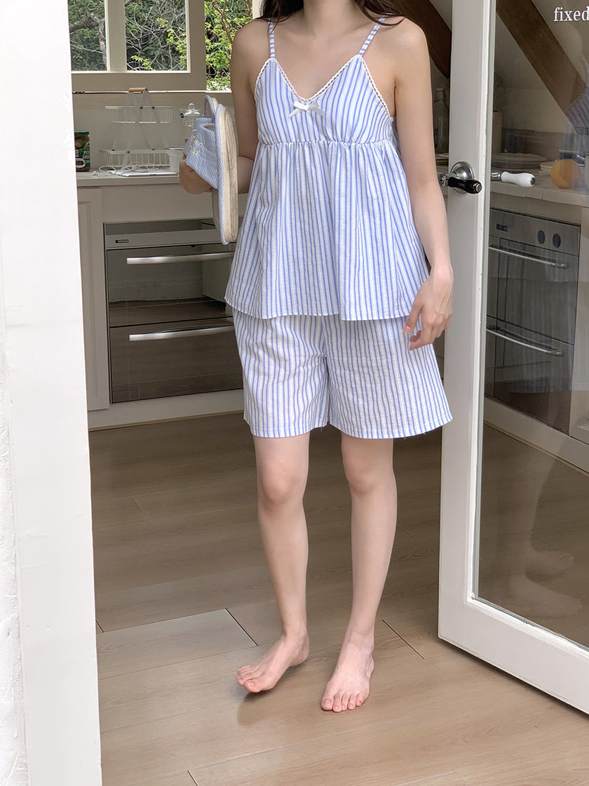 胸パッド付ストライプキャミセットアップパジャマ