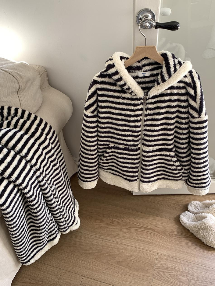 フード付ボーダージップセットアップパジャマ