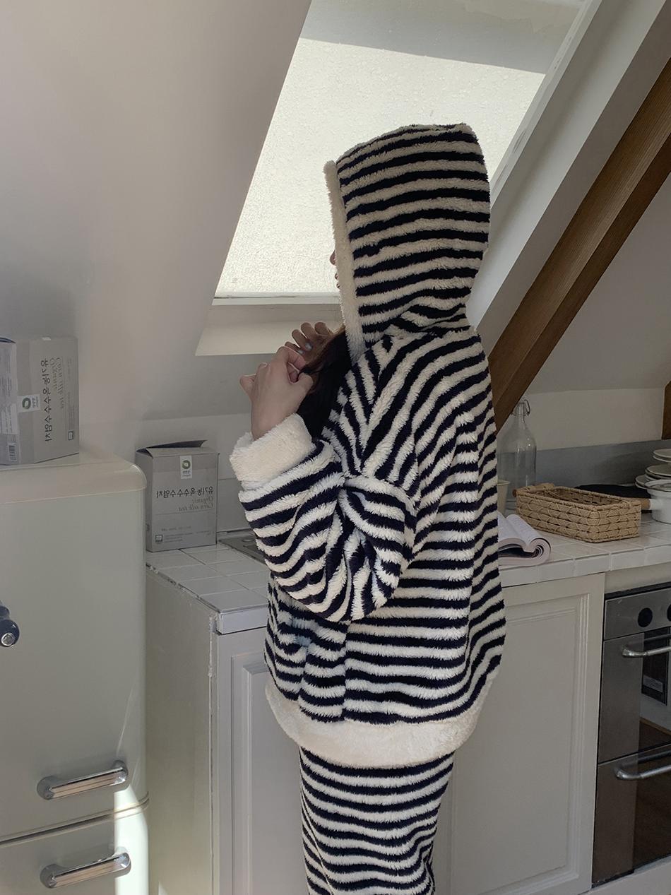 フード付ボーダージップセットアップパジャマ