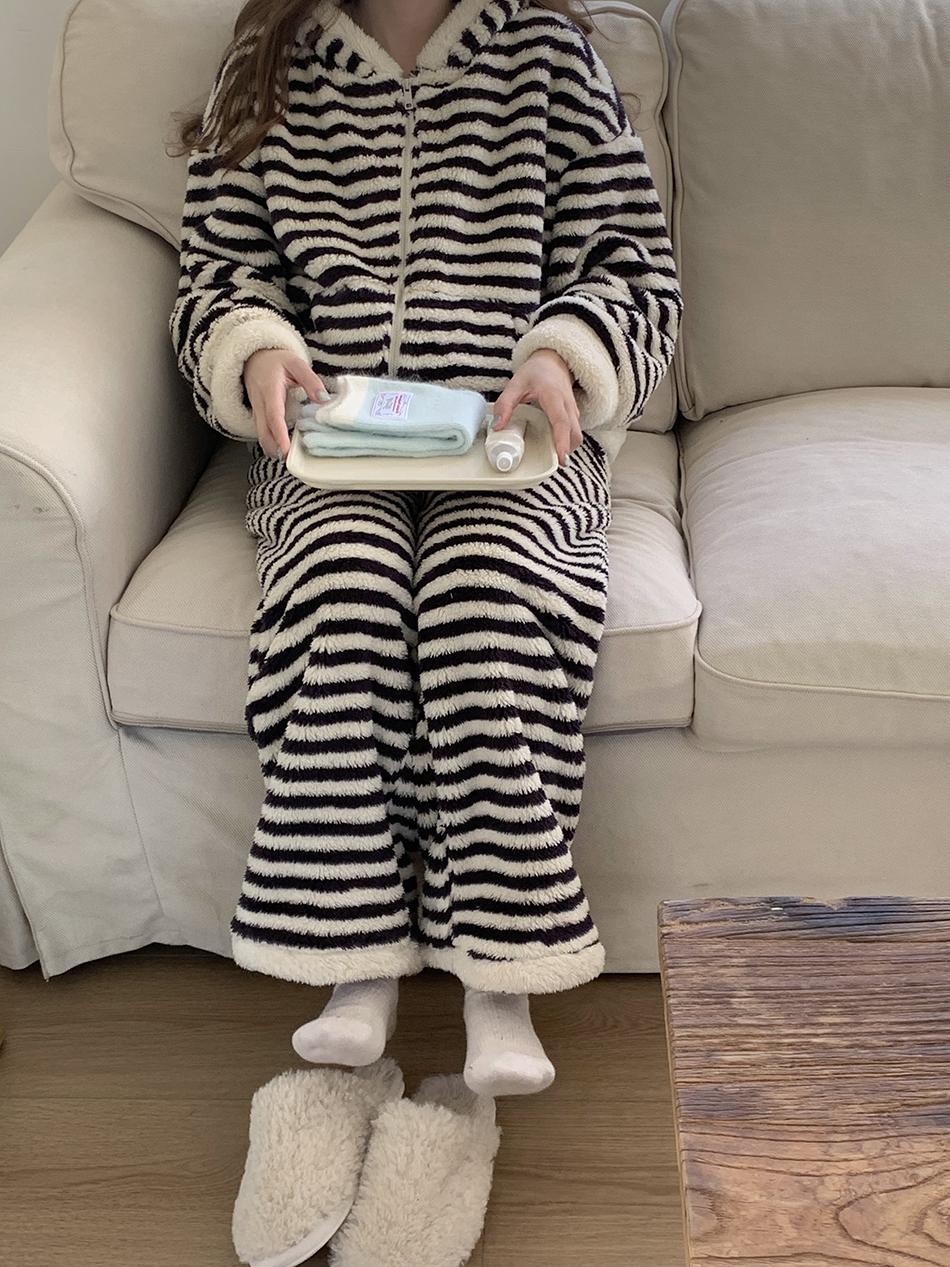 フード付ボーダージップセットアップパジャマ