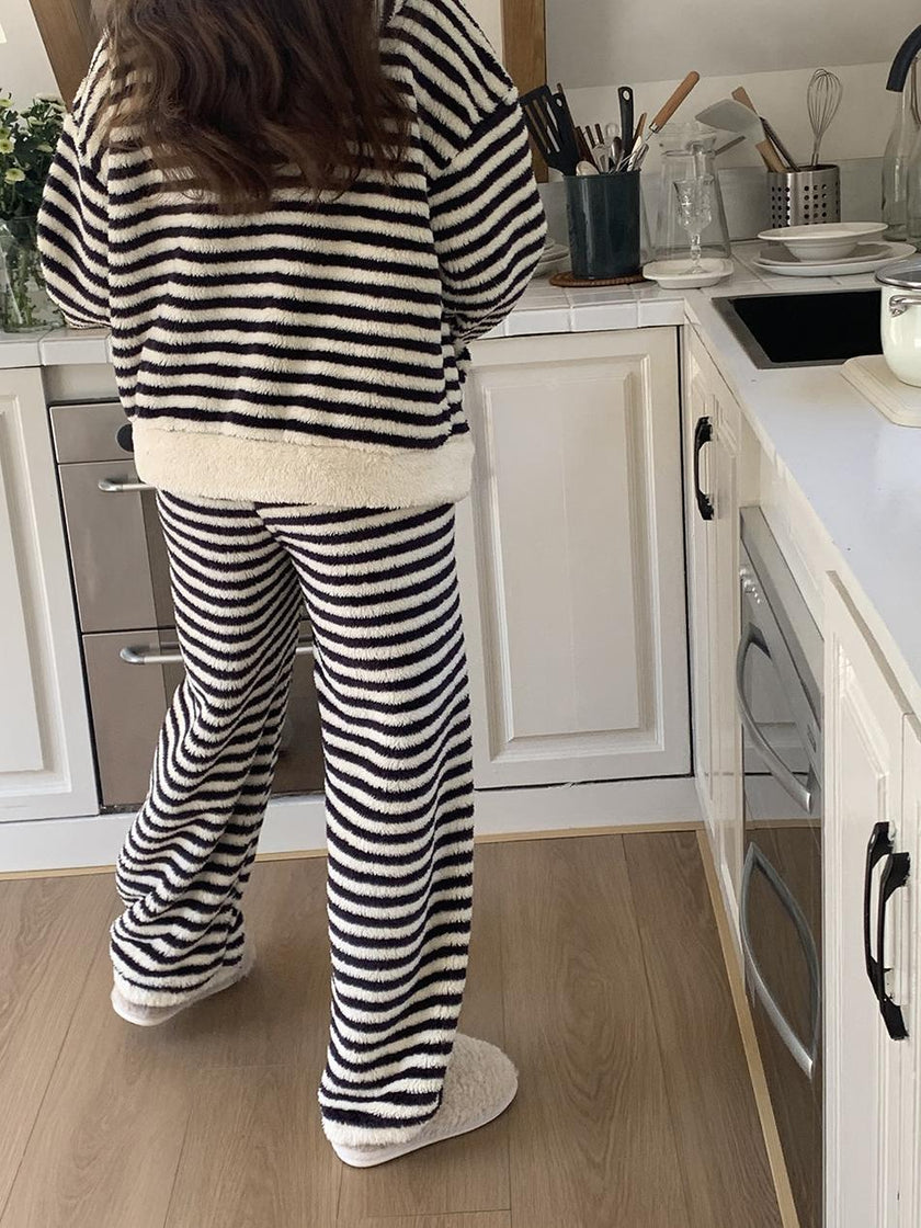 フード付ボーダージップセットアップパジャマ