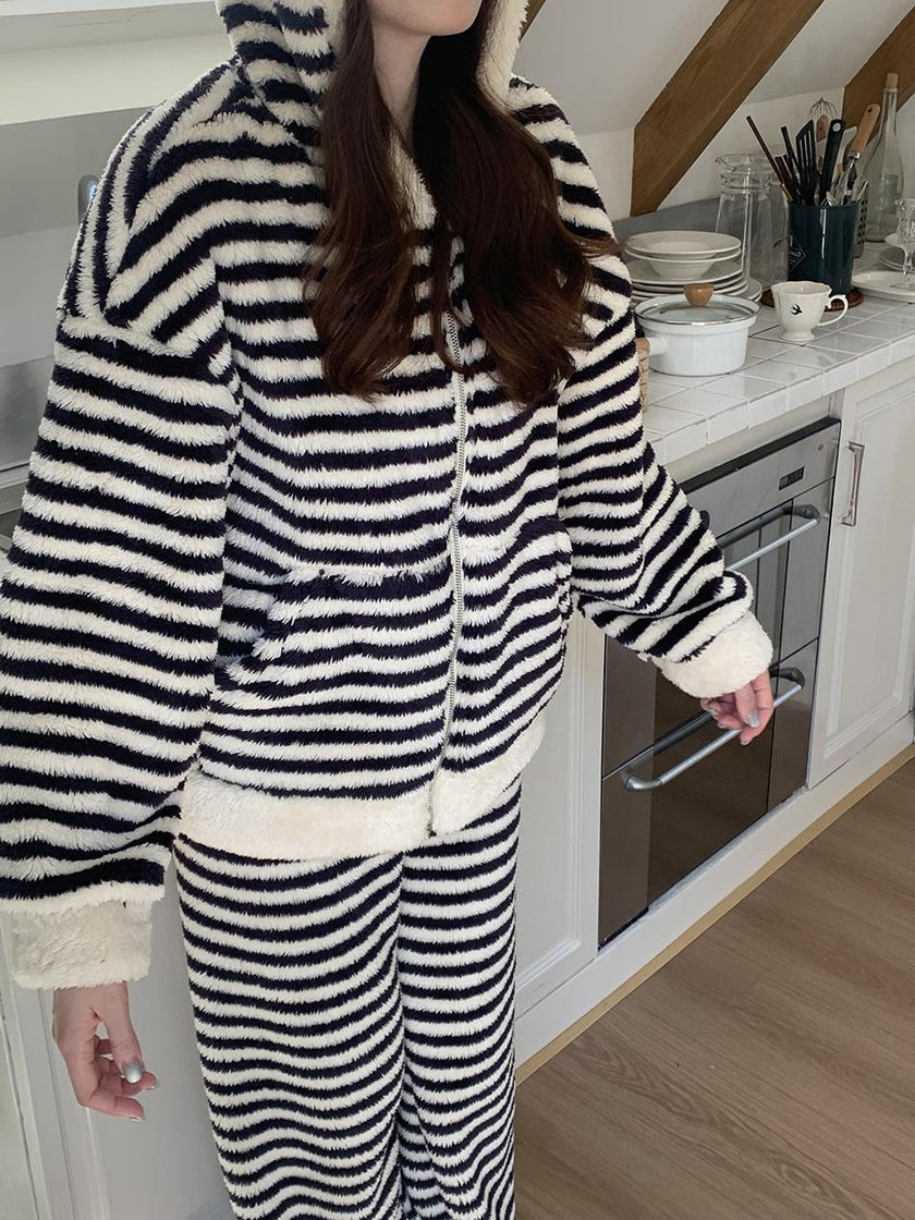 フード付ボーダージップセットアップパジャマ