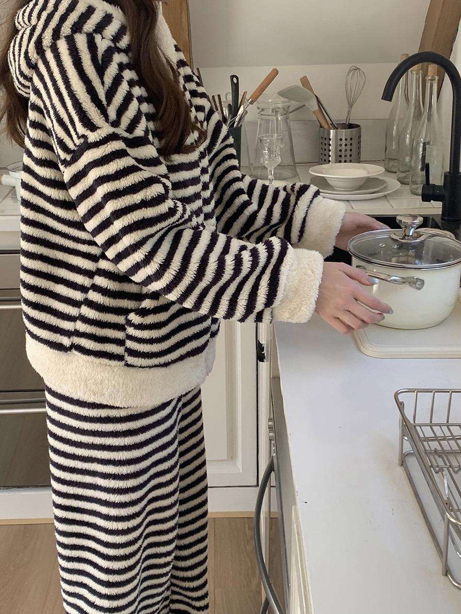 フード付ボーダージップセットアップパジャマ