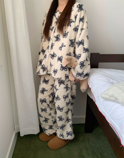 ほわふわリボン総柄パイピングセットアップパジャマ