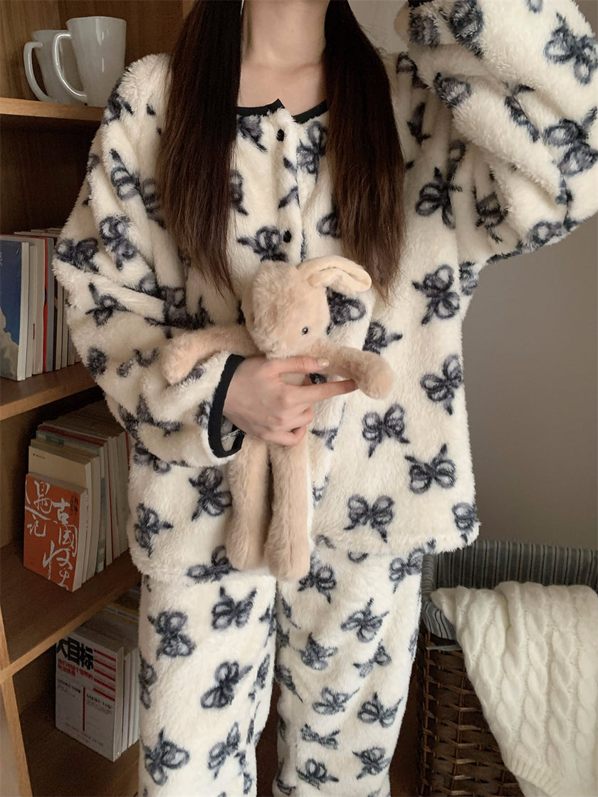 ほわふわリボン総柄パイピングセットアップパジャマ