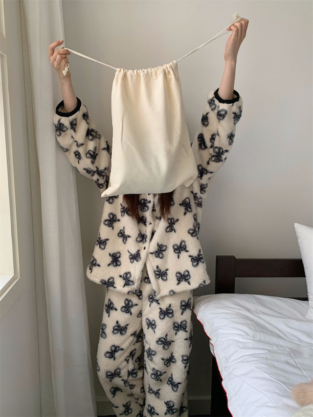 ほわふわリボン総柄パイピングセットアップパジャマ