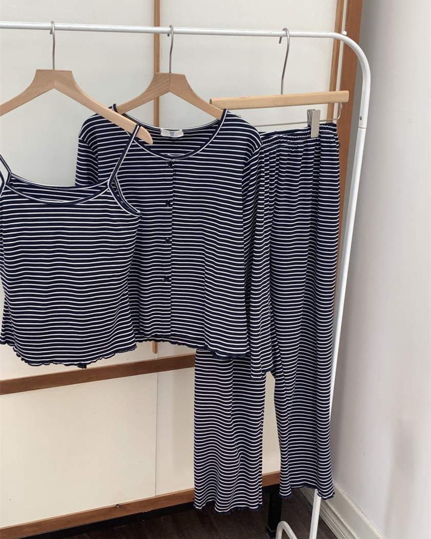 胸パッド付ボーダーデザインセットアップパジャマ