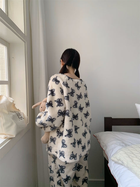 ほわふわリボン総柄パイピングセットアップパジャマ